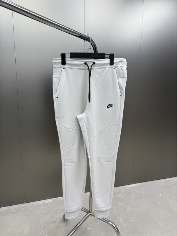 Conjunto Nike Tech Fleece Premium