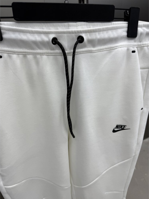 Conjunto Nike Tech Fleece Premium