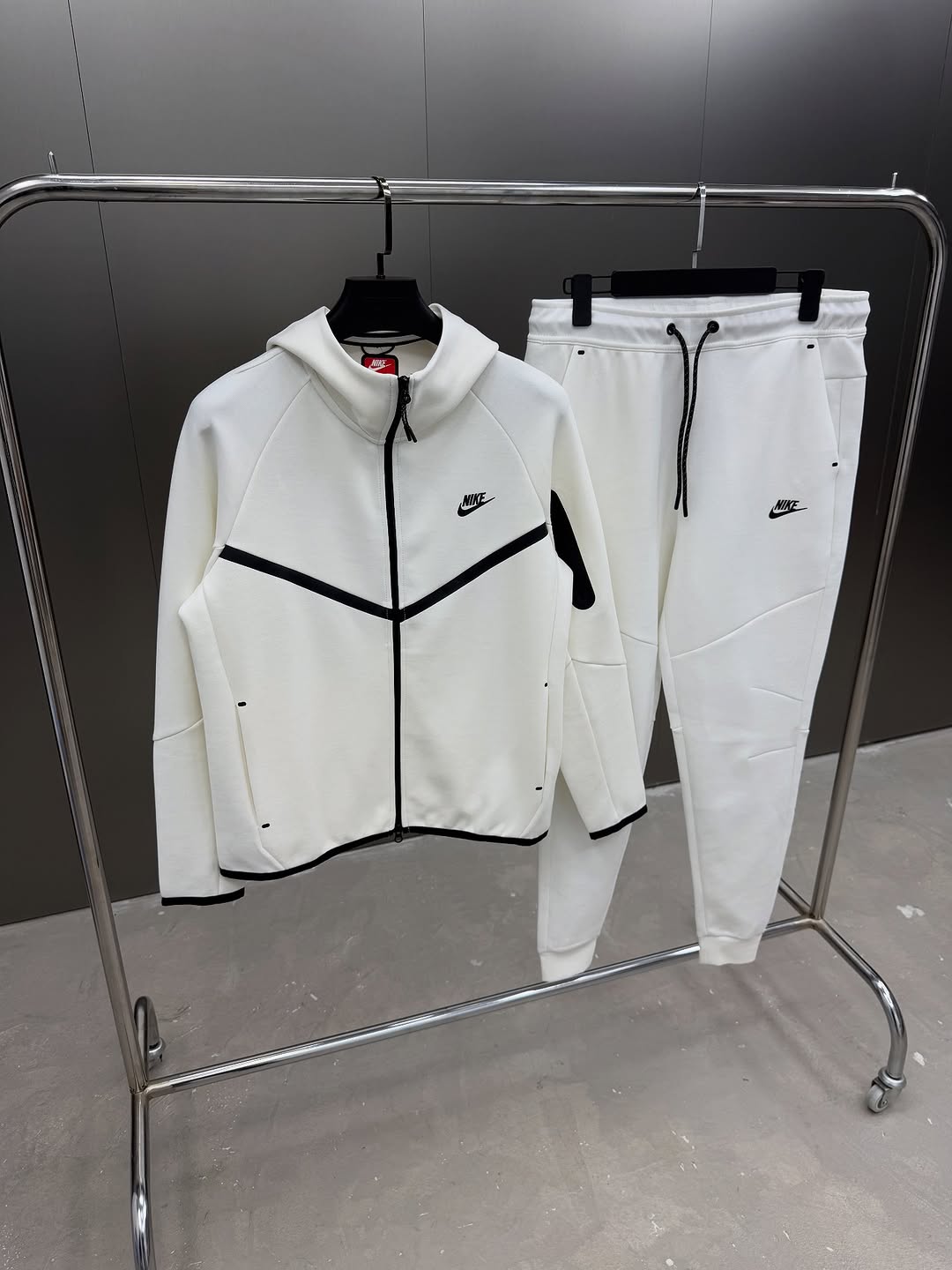 Conjunto Nike Tech Fleece Premium