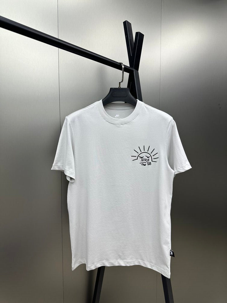 Camiseta Nike GRAPHIC