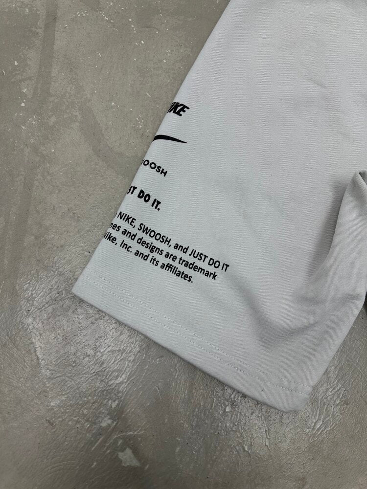 Short Nike SWOOSH