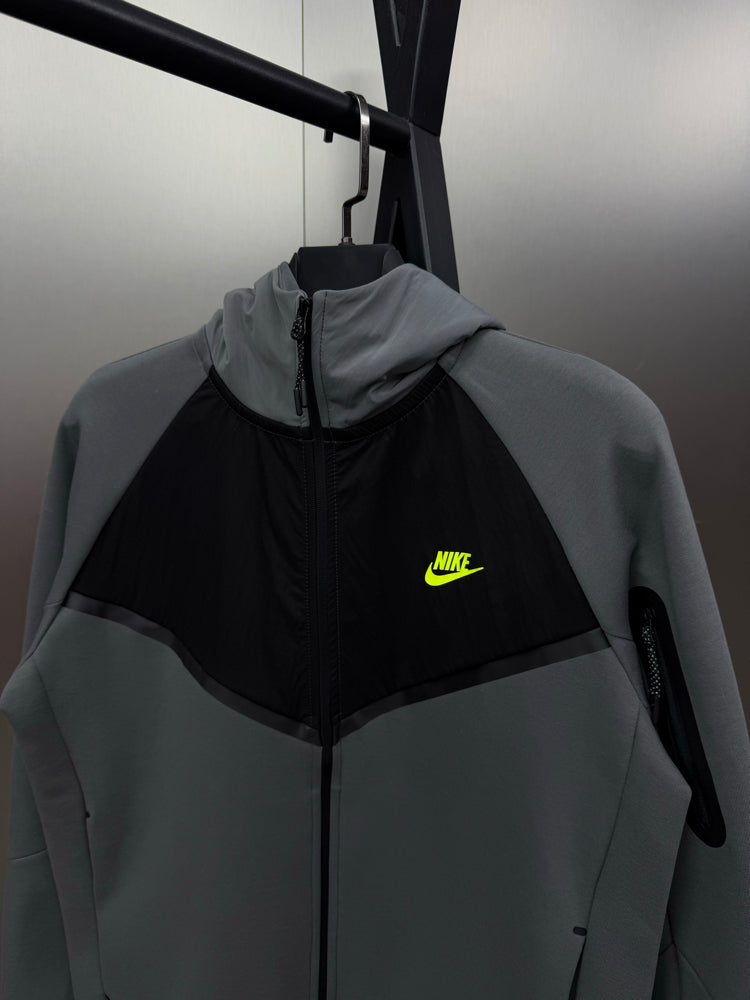 Jaqueta Nike Tech Fleece Premium