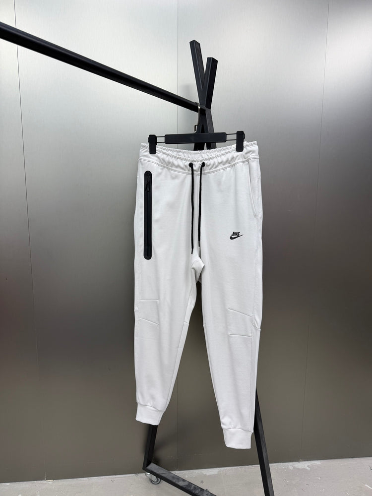 Calça Nike Tech Fleece Premium Jogger