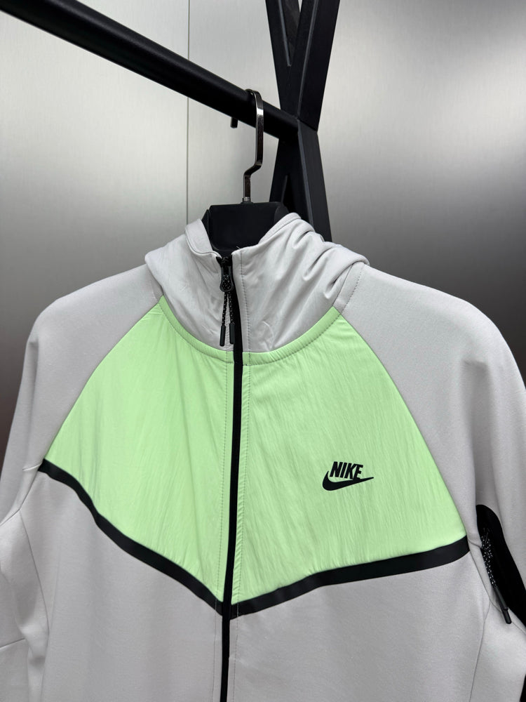 Jaqueta Nike Tech Fleece Premium