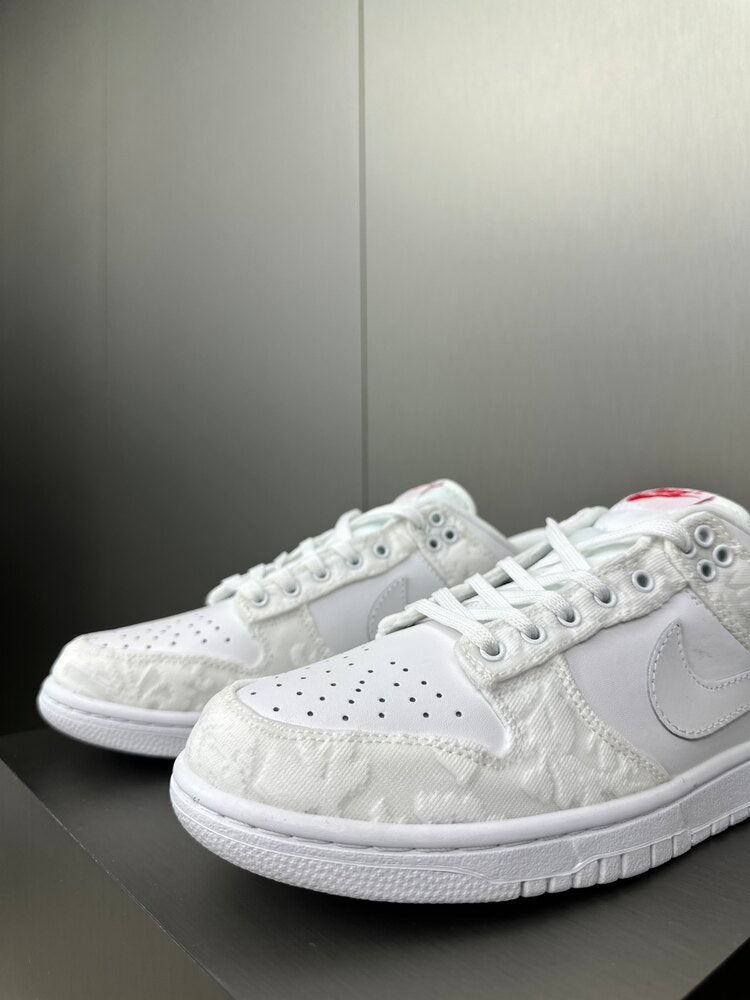 Nike Dunk SB Low Giver Her Flowers