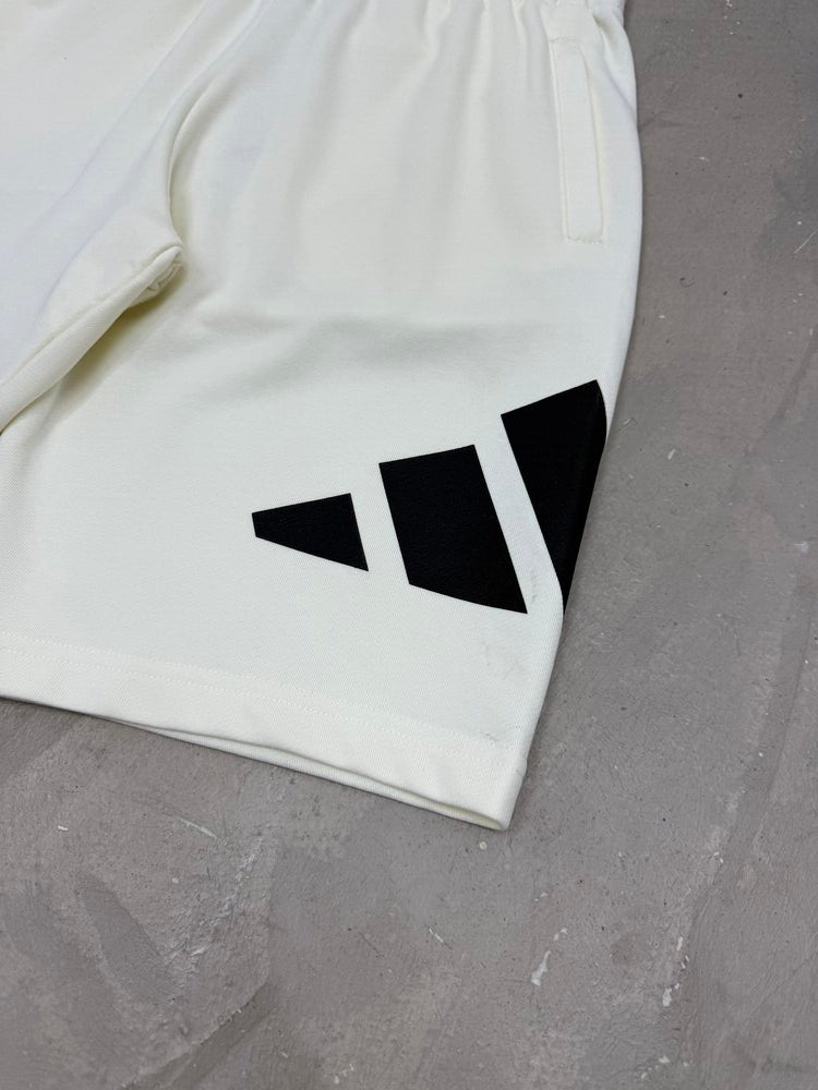Short Adidas LOGO
