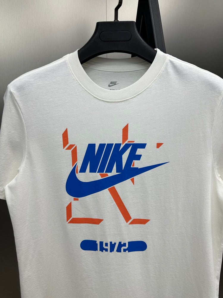 Camiseta Nike SWOOSH