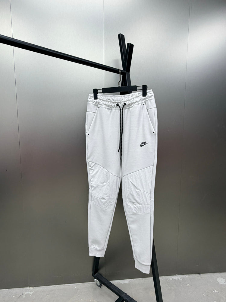 Calça Nike Tech Fleece Premium Jogger