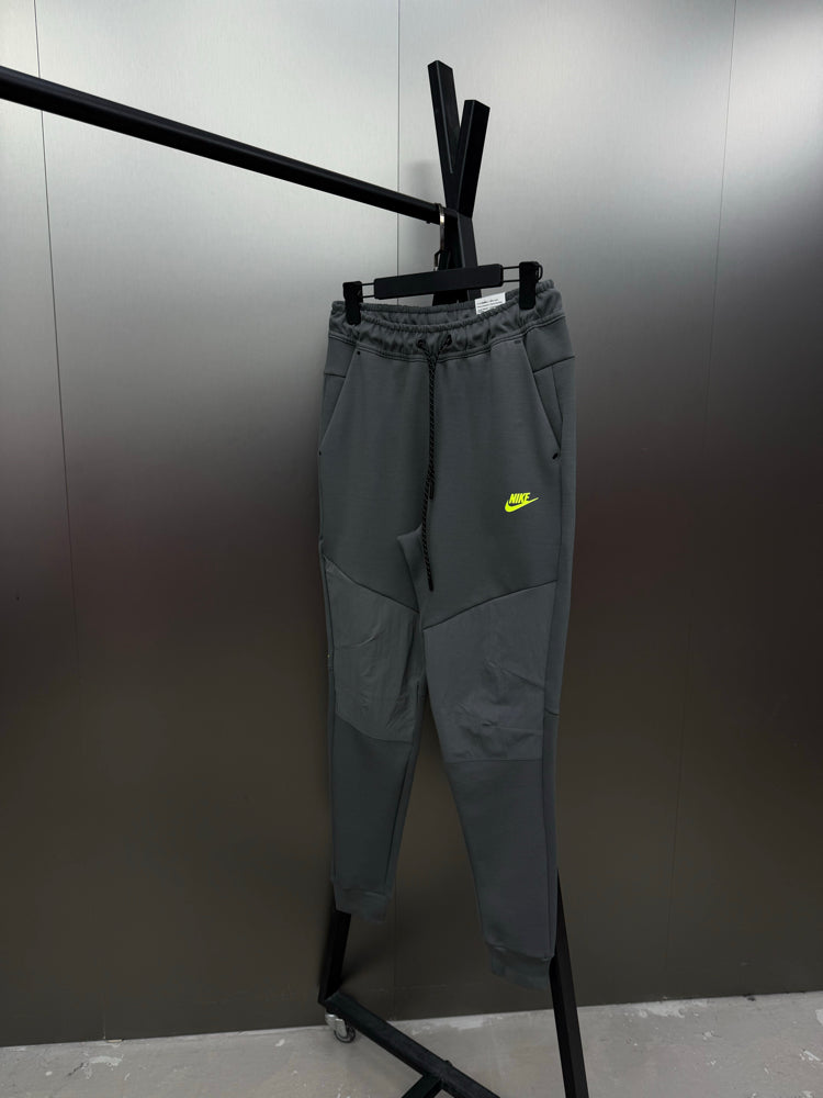 Calça Nike Tech Fleece Premium Jogger