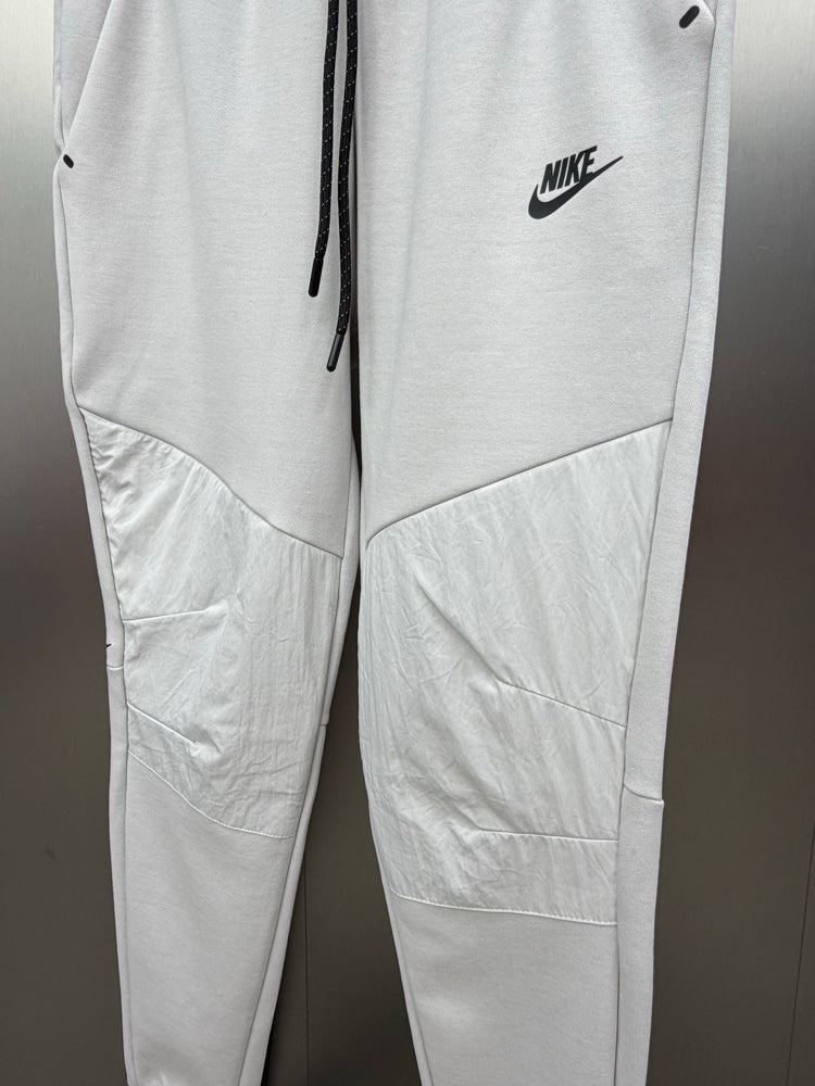 Calça Nike Tech Fleece Premium Jogger