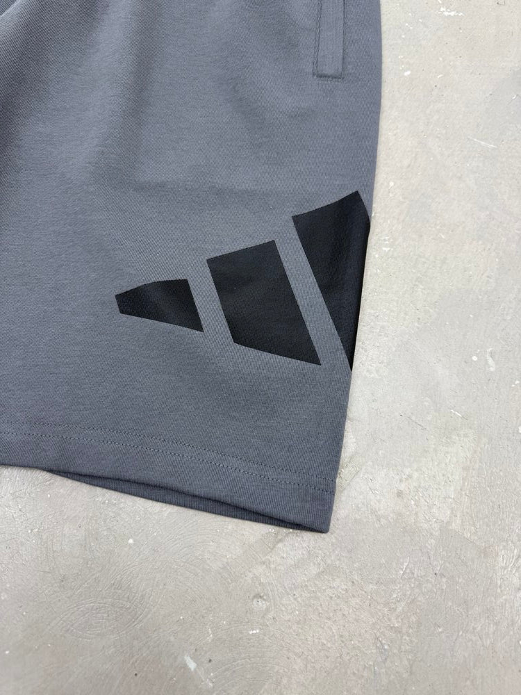 Short Adidas LOGO