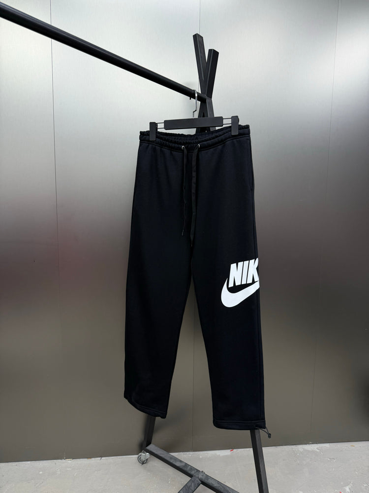 Calça Nike SWOOSH