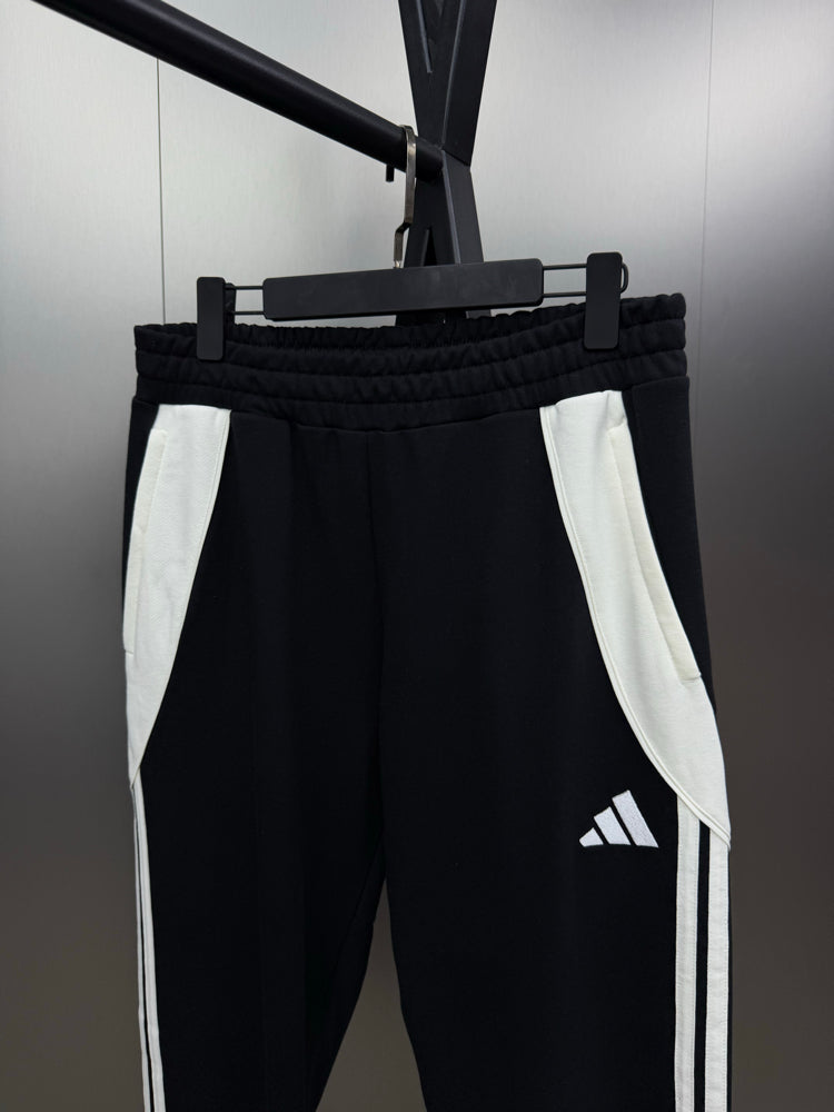 Calça Adidas LOGO