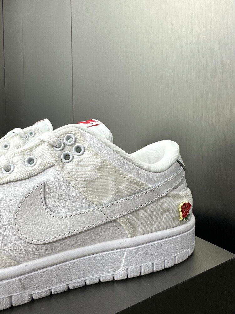 Nike Dunk SB Low Giver Her Flowers