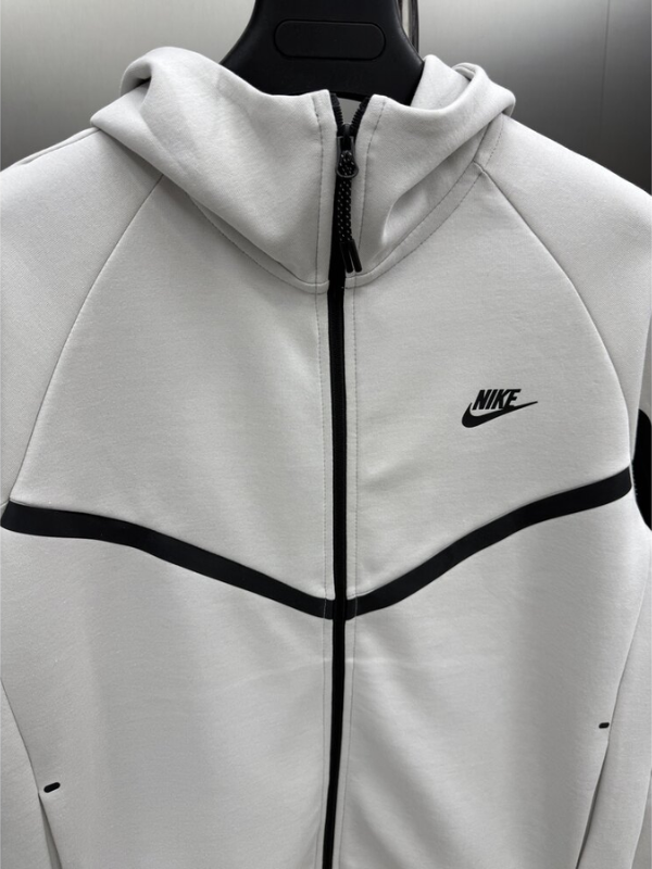 Conjunto Nike Tech Fleece Premium