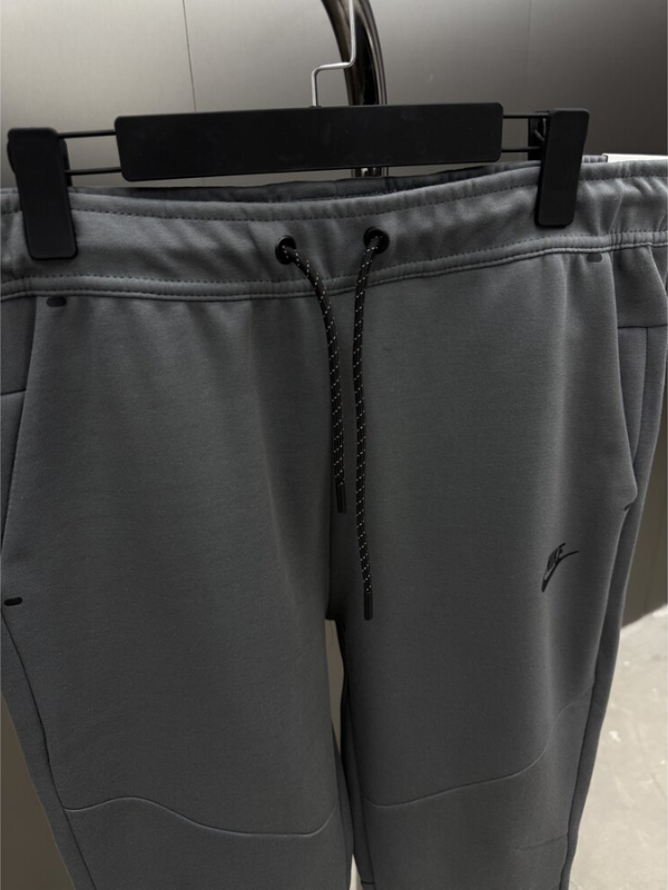 Conjunto Nike Tech Fleece Premium