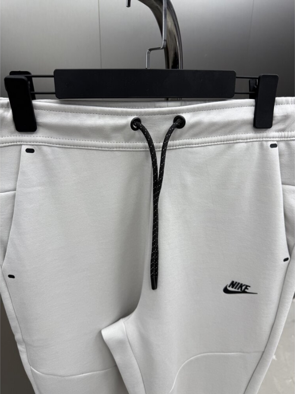Conjunto Nike Tech Fleece Premium
