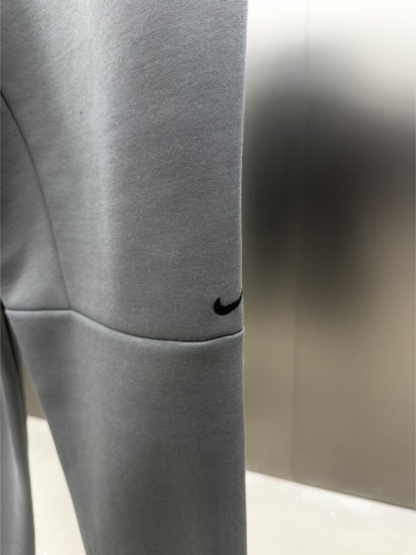 Conjunto Nike Tech Fleece Premium