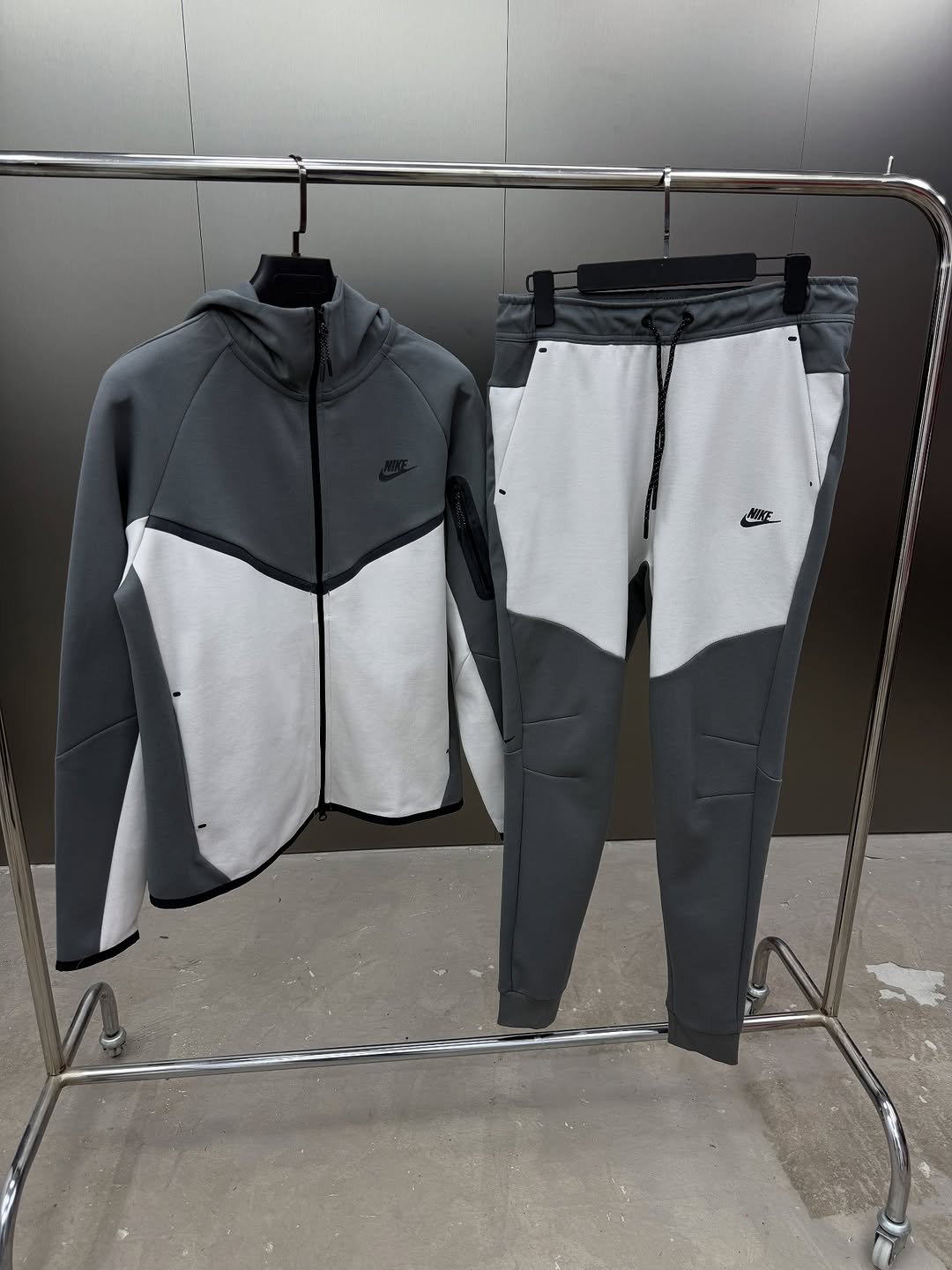Conjunto Nike Tech Fleece Premium