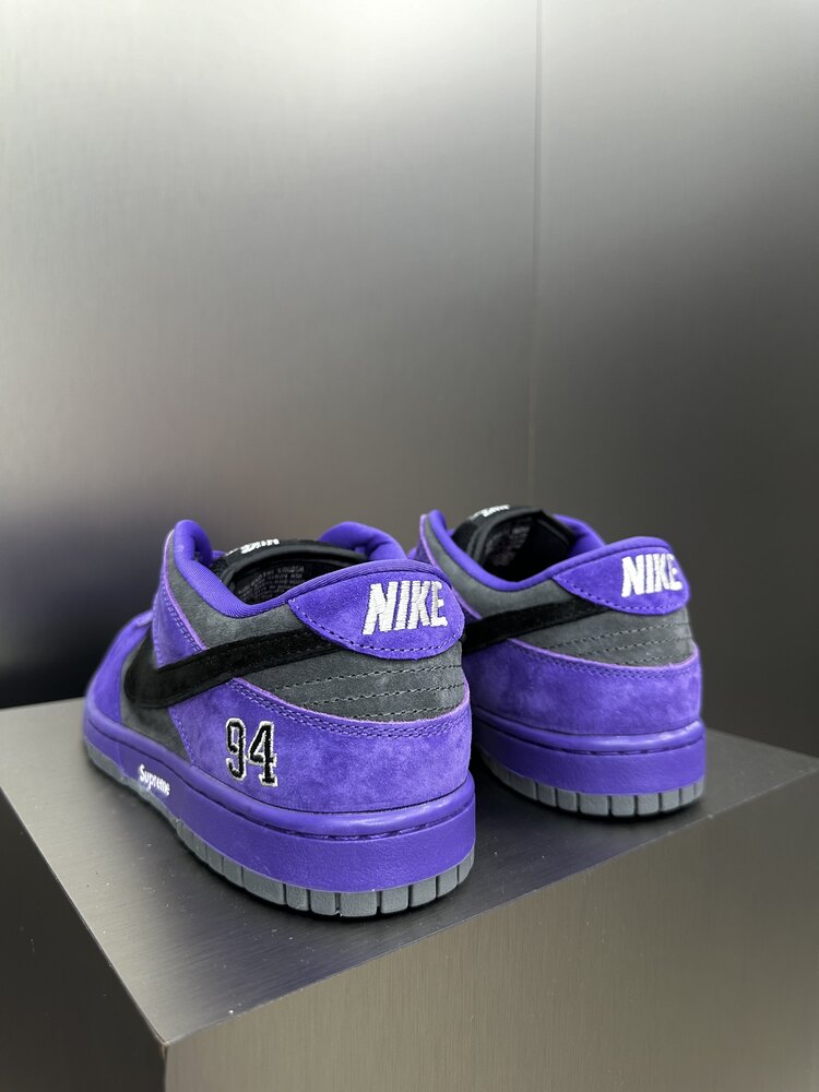 Tênis Nike Dunk SB Low Supreme