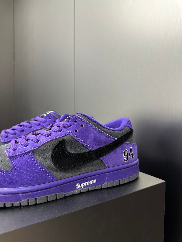 Tênis Nike Dunk SB Low Supreme