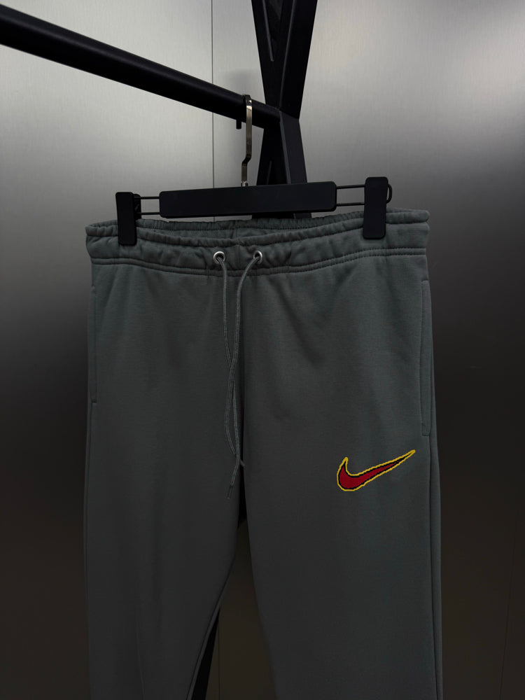 Calça Nike SWOOSH