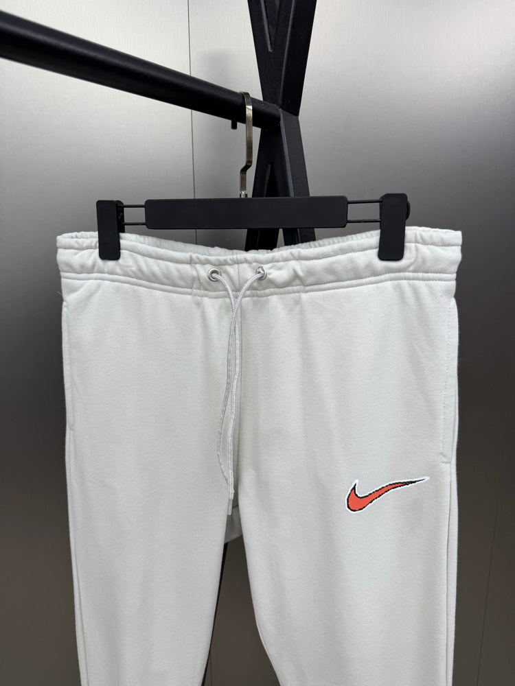 Calça Nike SWOOSH