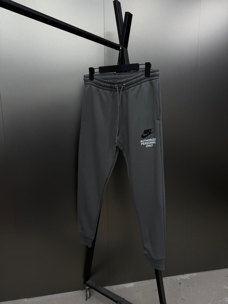Calça Nike GRAPHIC