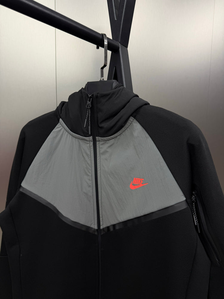 Jaqueta Nike Tech Fleece Premium