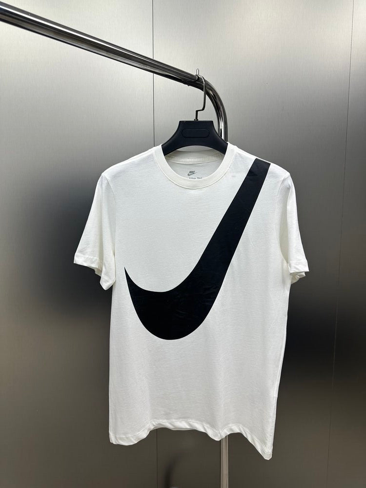 Camiseta Nike SWOOSH