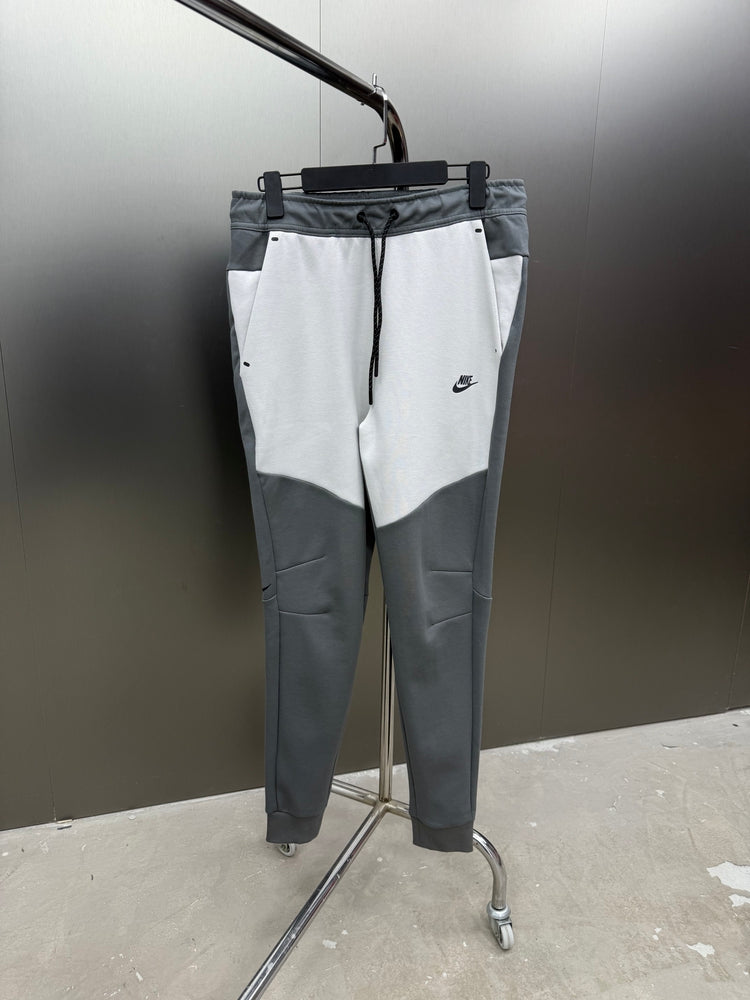Calça Nike Tech Fleece Premium Jogger