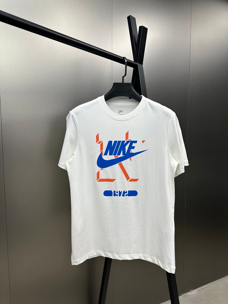Camiseta Nike SWOOSH